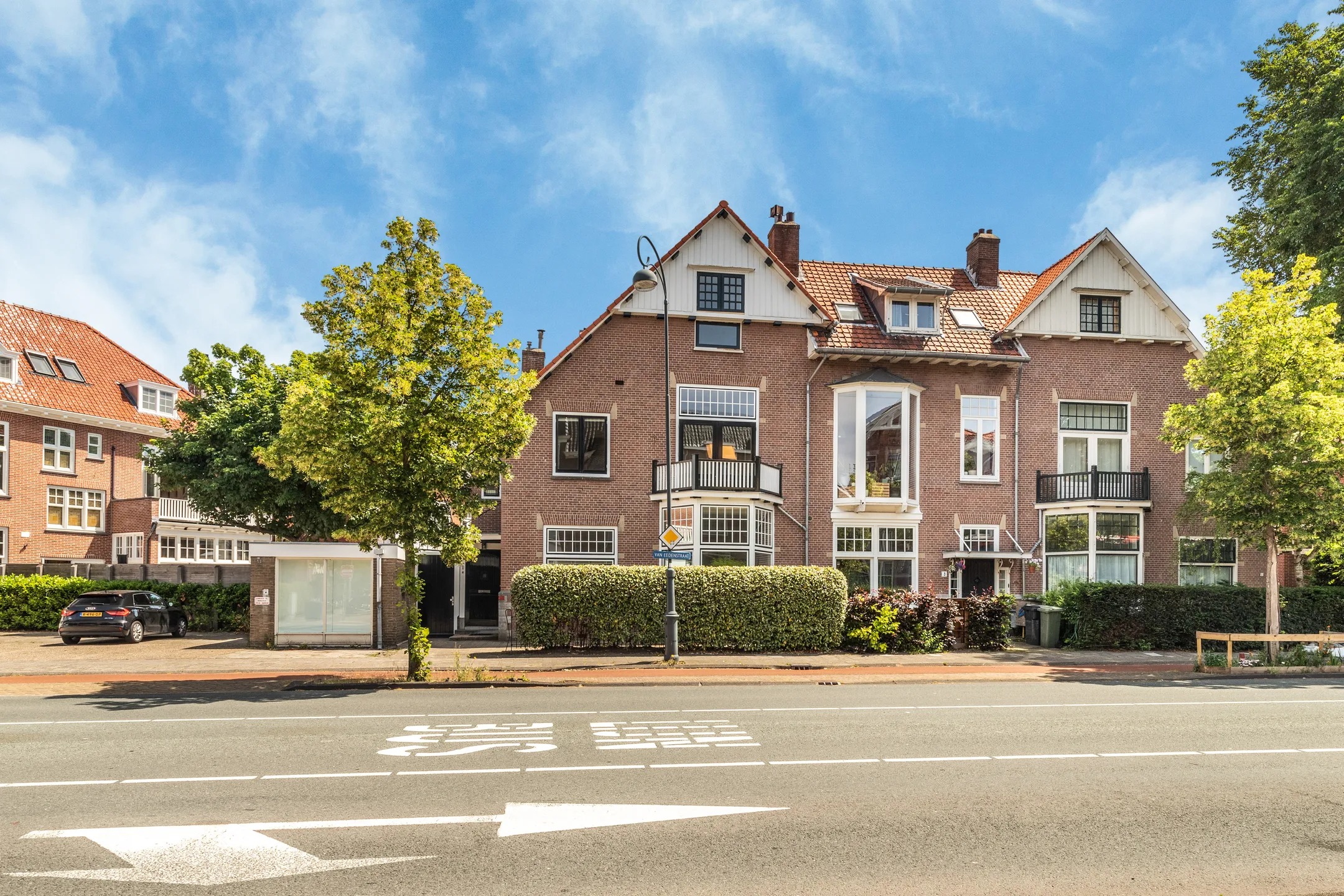 Hoekwoning Van Eedenstraat 1 in Haarlem
