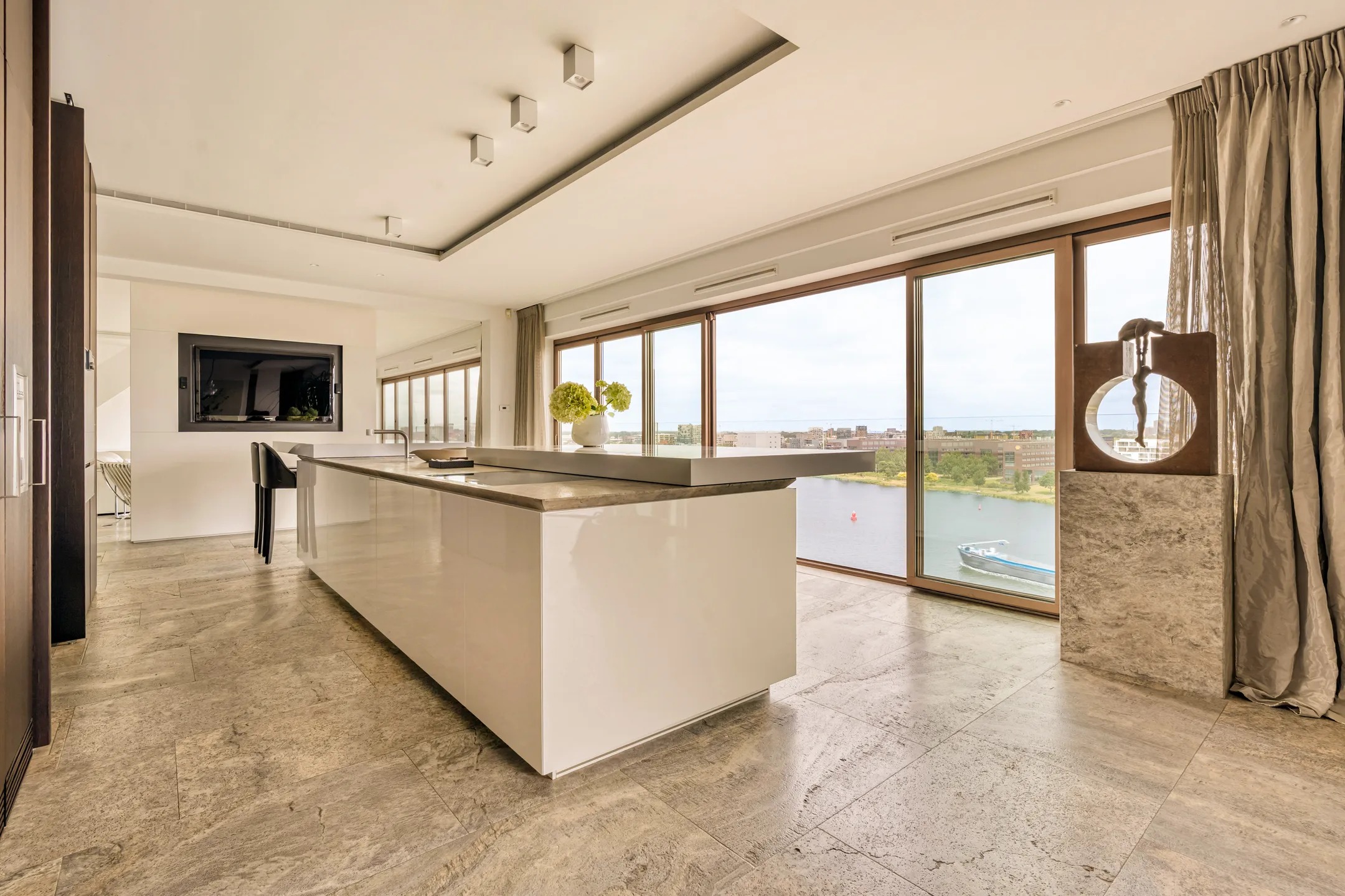 Penthouse IJdok 151 in Amsterdam