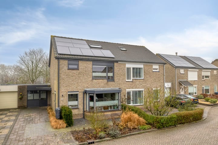 2-onder-1-kapwoning Pluutstraat 166 in Elburg