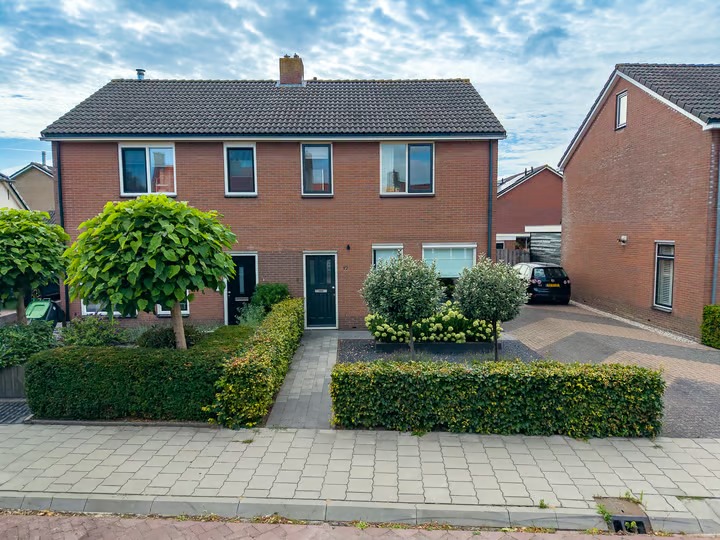 Hoekwoning Kruisweg 17 in Elburg