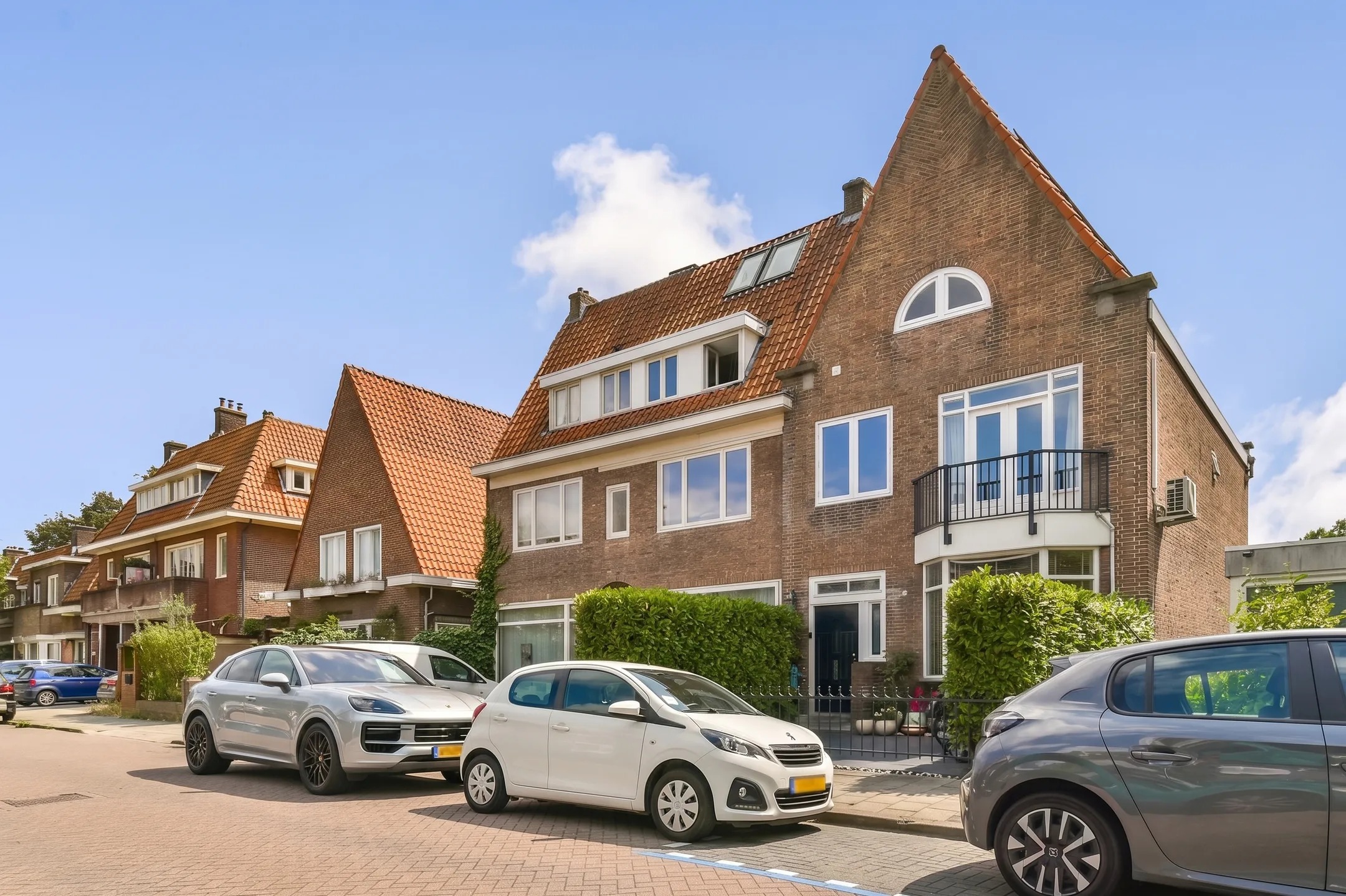 Hoekwoning Kloosterstraat 27 in Duivendrecht