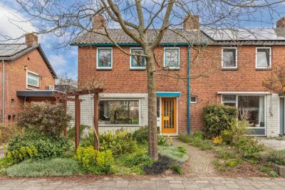2-onder-1-kapwoning Bourgondiëstraat 21 in Emmeloord