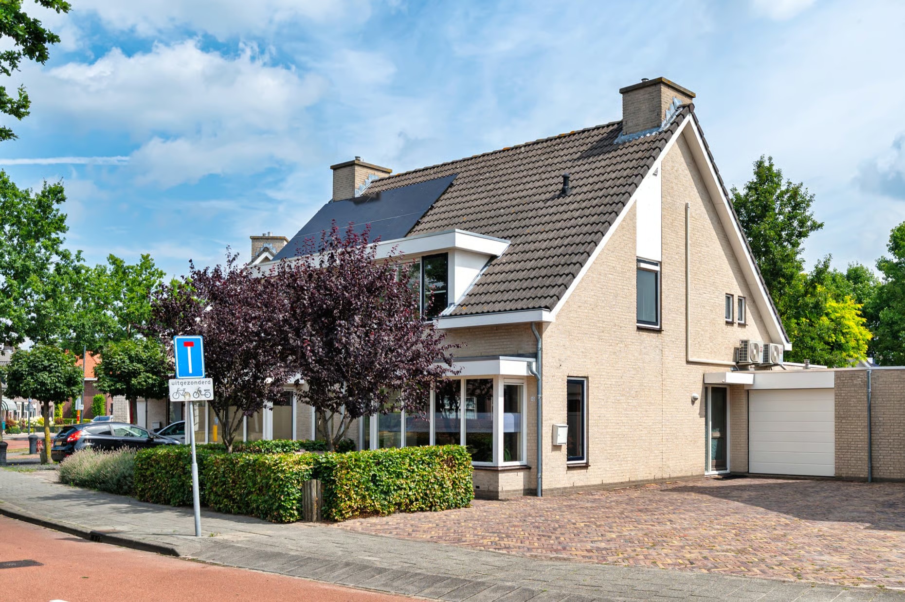 2-onder-1-kapwoning Plein 10 in Schijndel