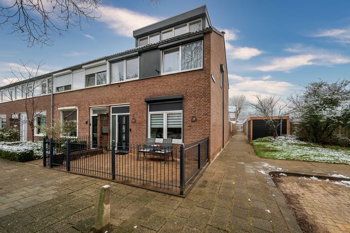 Hoekwoning Racinestraat 26 in Venlo