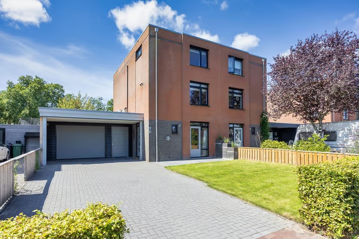 2-onder-1-kapwoning (split-level woning) Dijklaan 41 in Leek