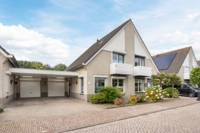 Eengezinswoning, geschakelde 2-onder-1-kapwoning Berkenlaan 5 in Halsteren