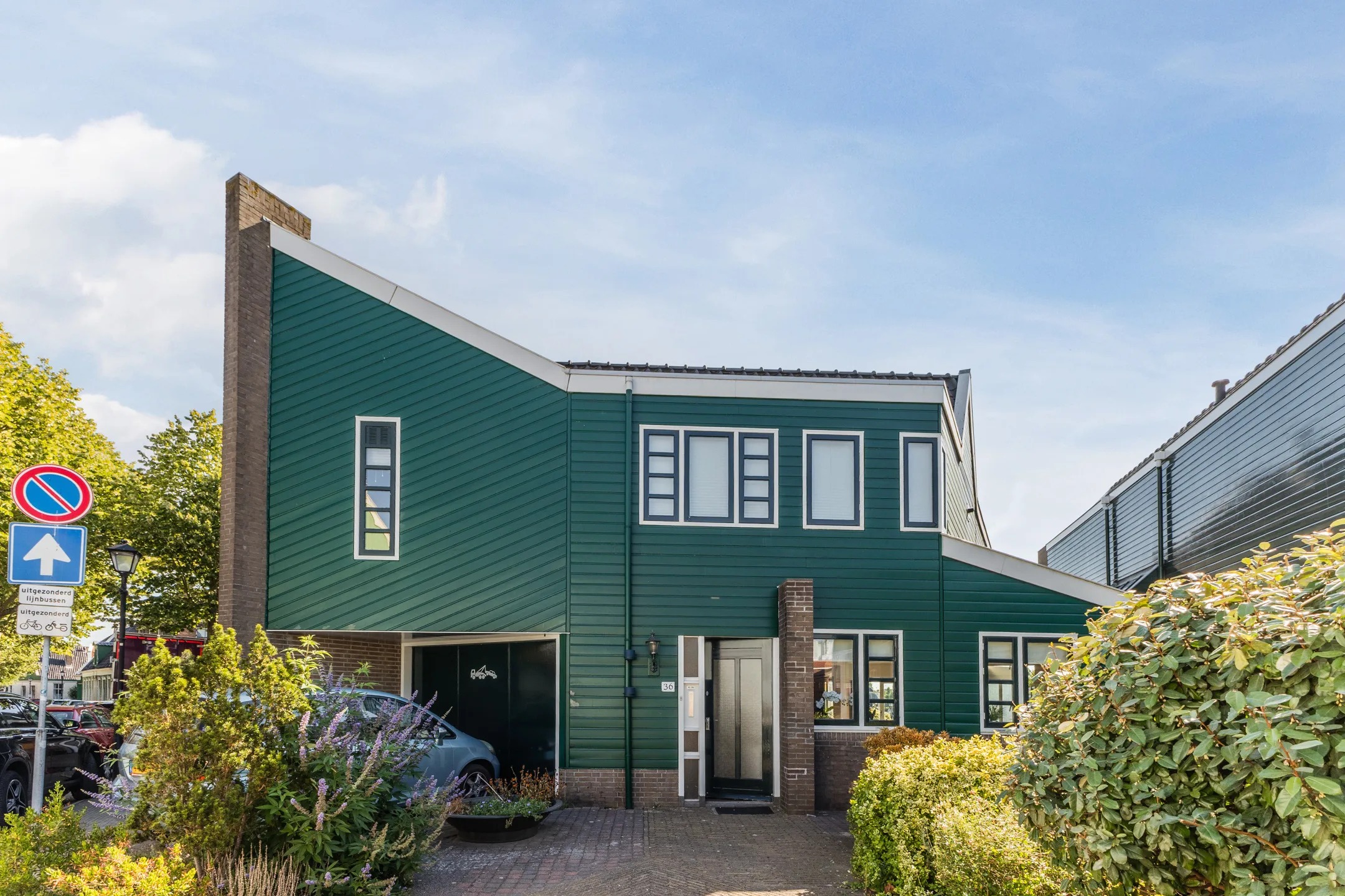 Hoekwoning Lagedijk 36 in Zaandijk