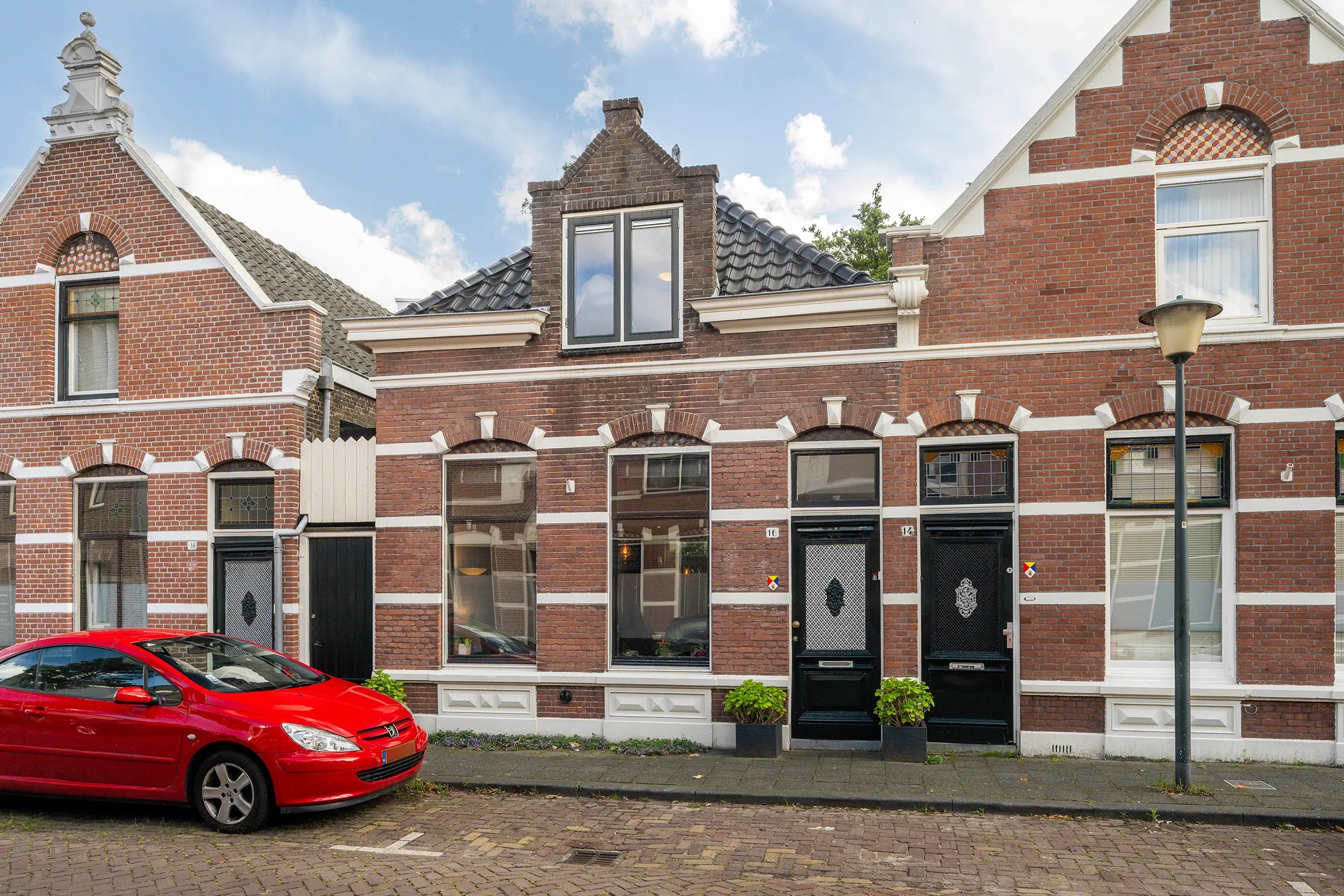 Tussenwoning Emmastraat 16 in Vlaardingen