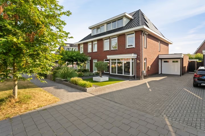2-onder-1-kapwoning Johanna Naberhage 3 B in Emmeloord