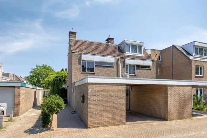 Hoekwoning Peppelbeek 20 in Veldhoven