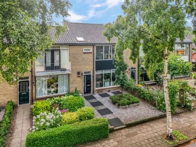Eengezinswoning, tussenwoning De Ruyterstraat 6 in Ede