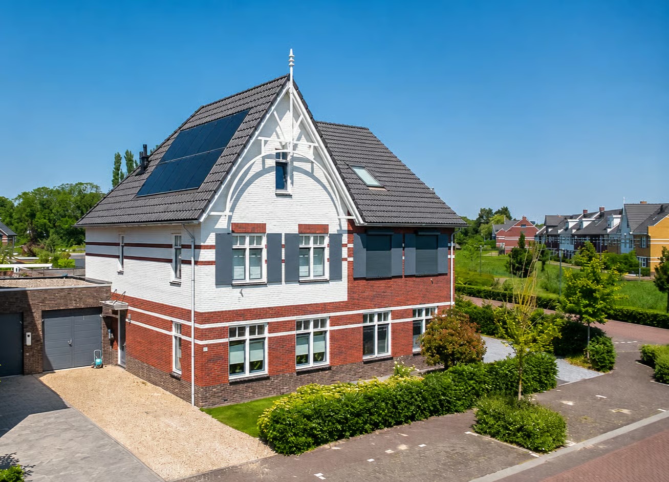 Geschakelde 2-onder-1-kapwoning Johanna Westerdijklaan 20 in Zaltbommel