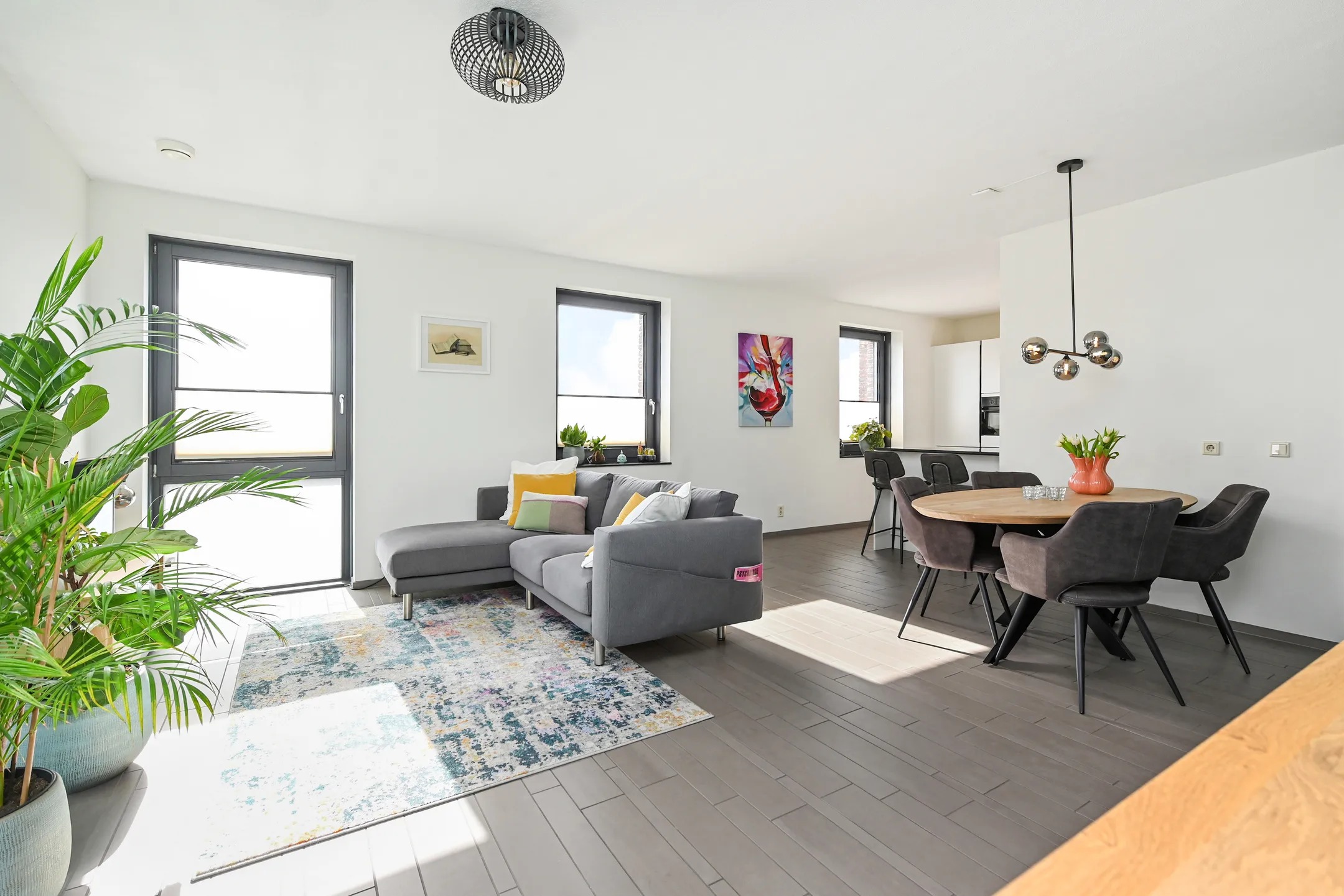 Portiekflat Bevelandsestraat 166 in Den Haag