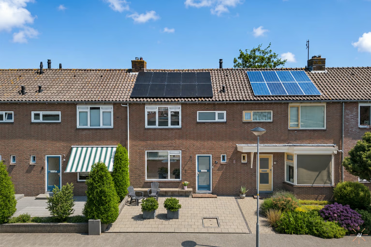 Tussenwoning Anjelierlaan 33 in Lutjebroek