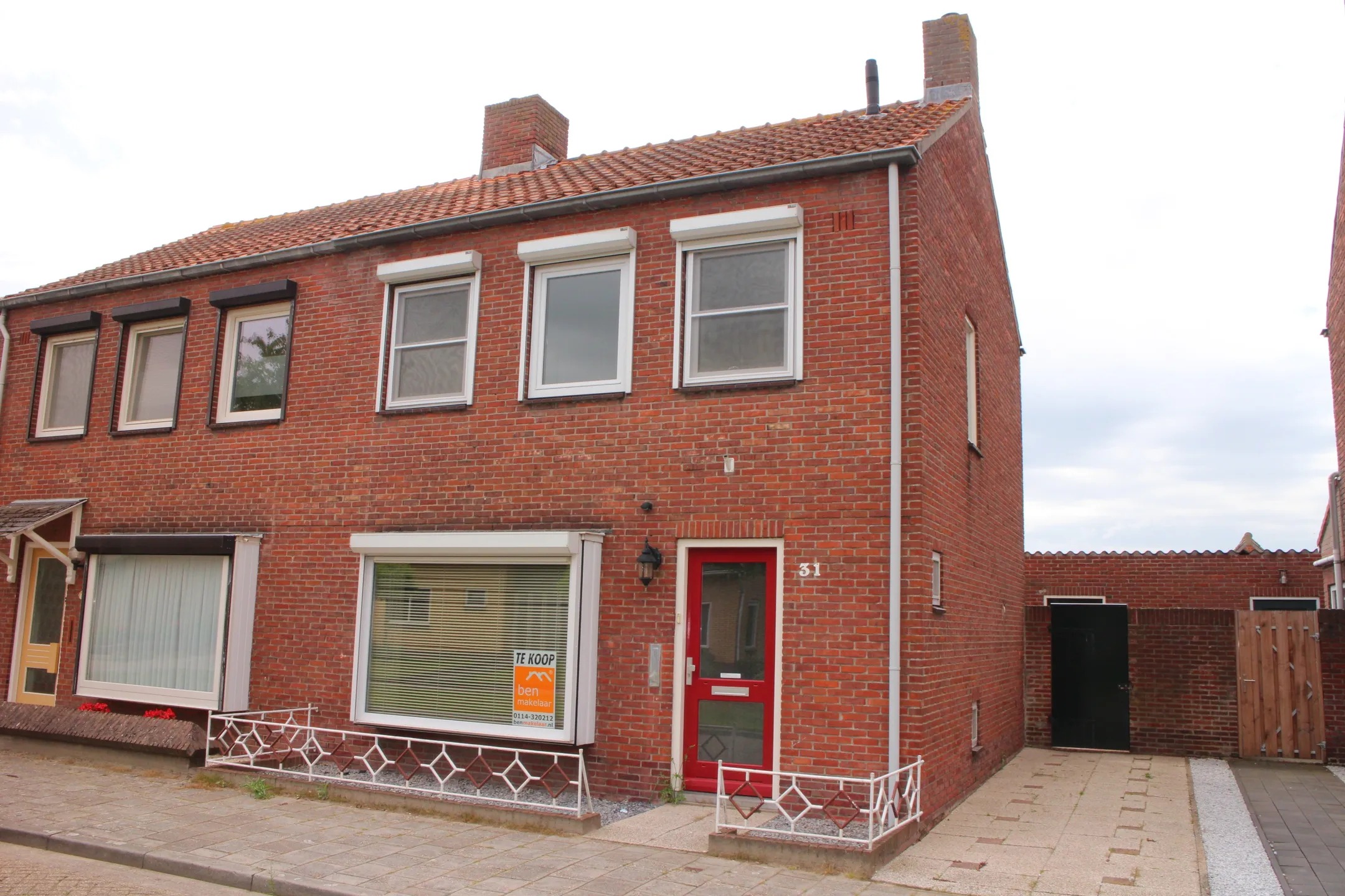 2-onder-1-kapwoning Rozenstraat 31 in Graauw