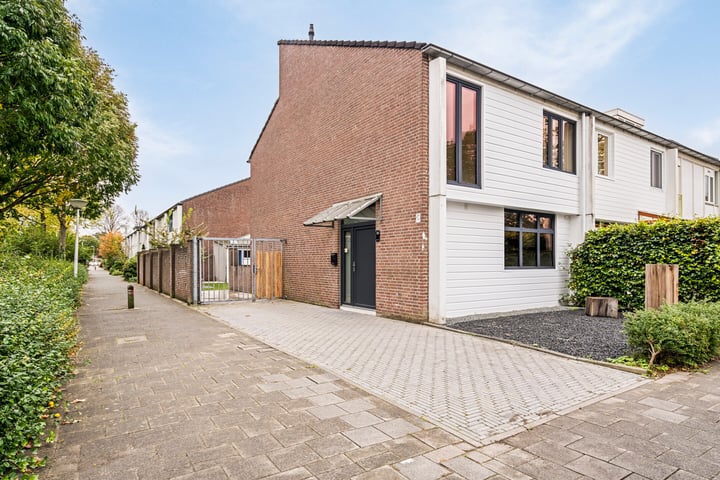 Eengezinswoning, hoekwoning Bouvigne 84 Eindhoven