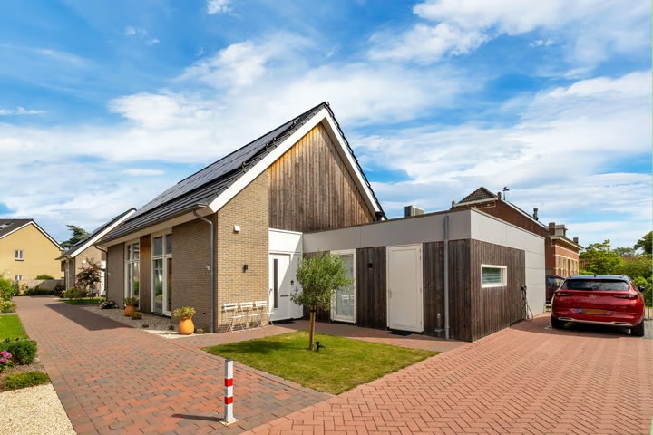2-onder-1-kapwoning Raadhuisstraat 42 in Zuidland