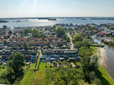 Eengezinswoning, tussenwoning Heulakker 13 in Loosdrecht