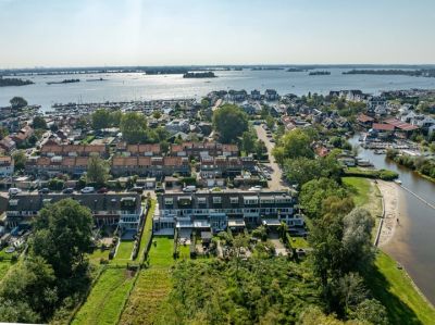 Eengezinswoning, tussenwoning Heulakker 13 in Loosdrecht
