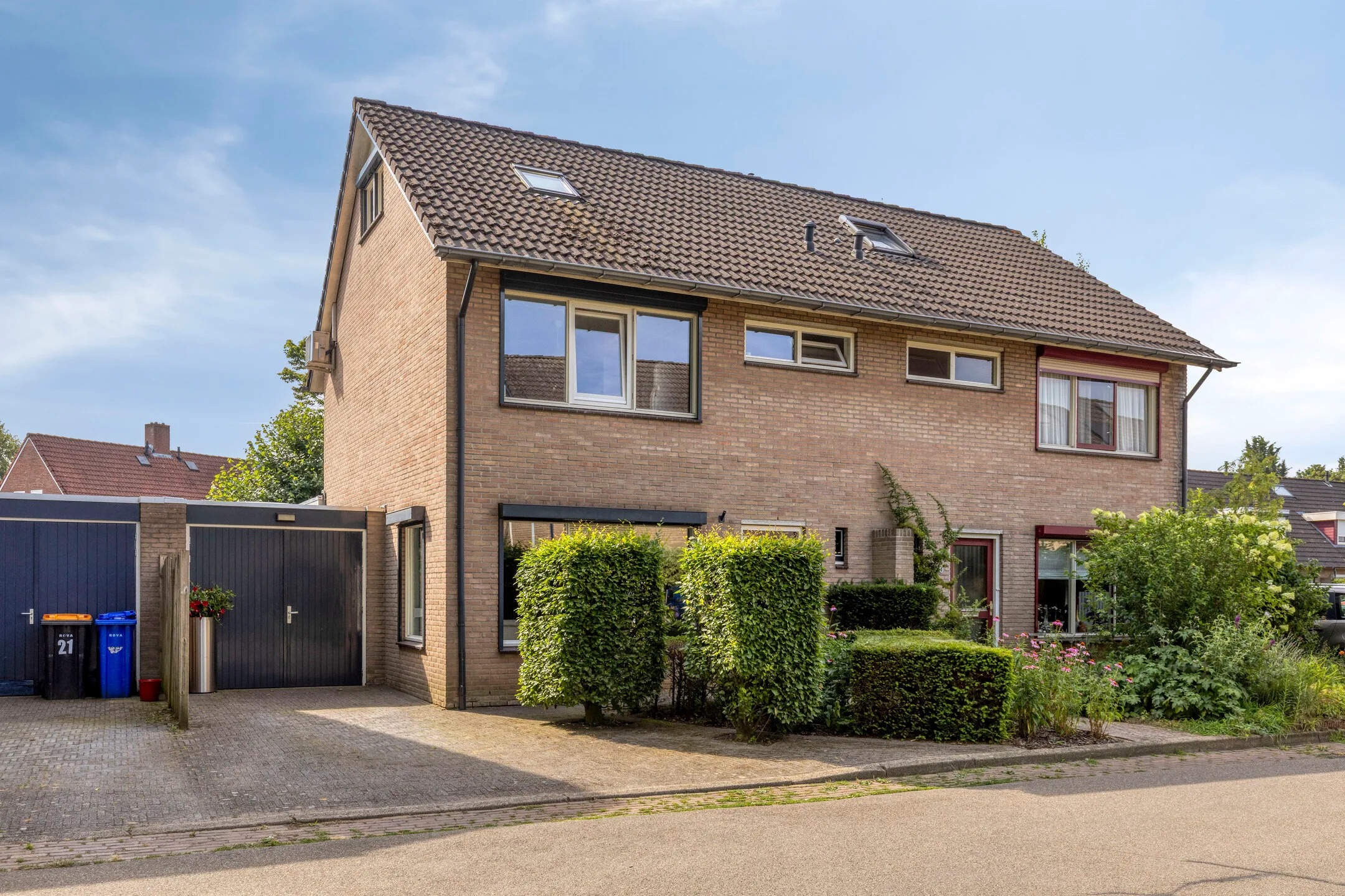 2-onder-1-kapwoning De Bijvank 23 in Dinxperlo