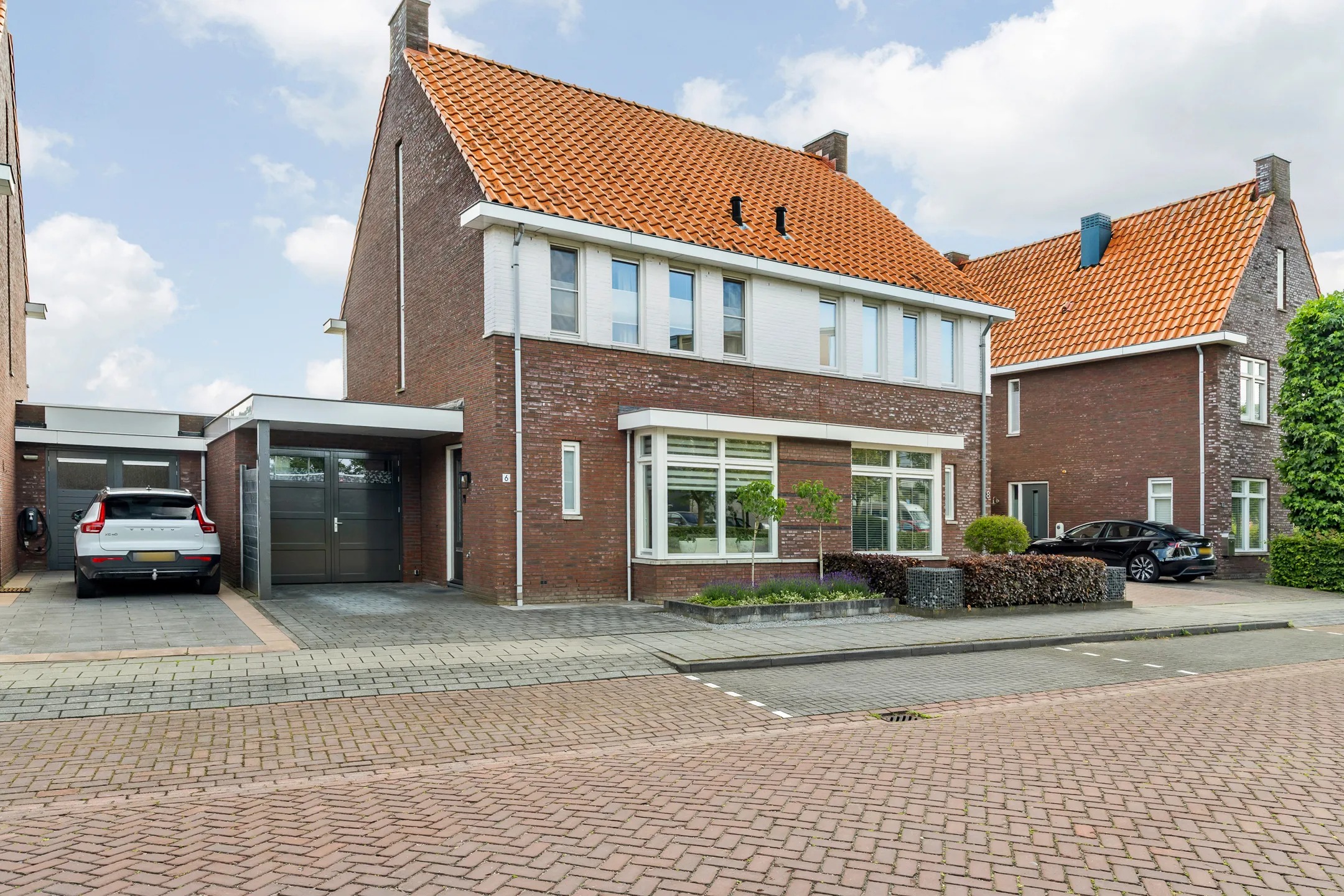 Geschakelde 2-onder-1-kapwoning Pioenroos 6 in Hoeven