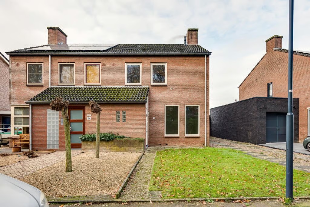 2-onder-1-kapwoning Ehrensteinstraat 18 in Sittard