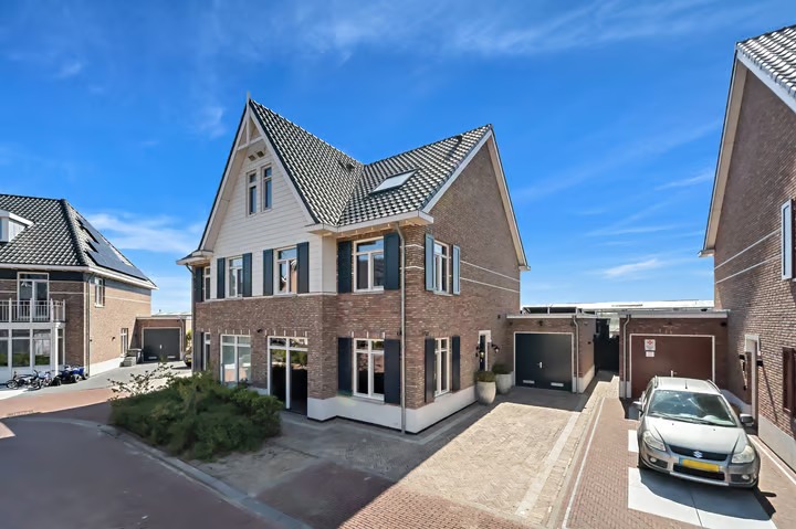 2-onder-1-kapwoning Nadine Gordimerlaan 16 in Den Haag