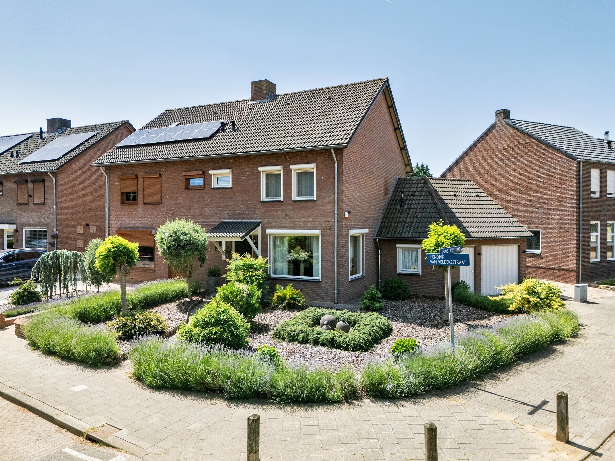 Halfvrijstaande woning Hendrik van Veldekestraat 2 in Venlo