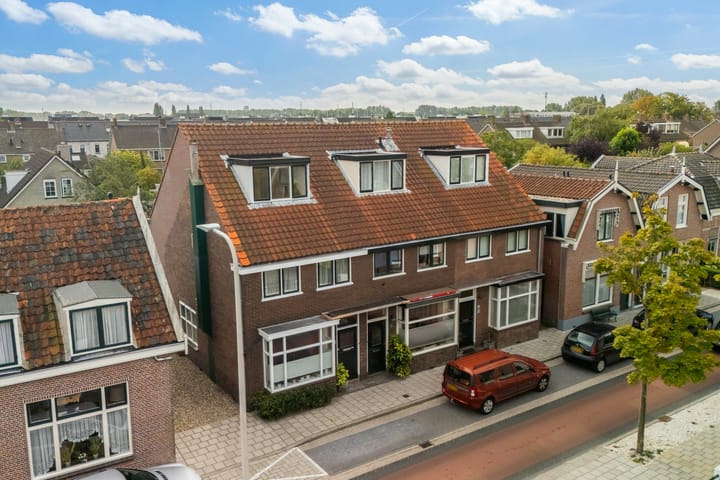 Hoekwoning Herenweg 29 in Warmond