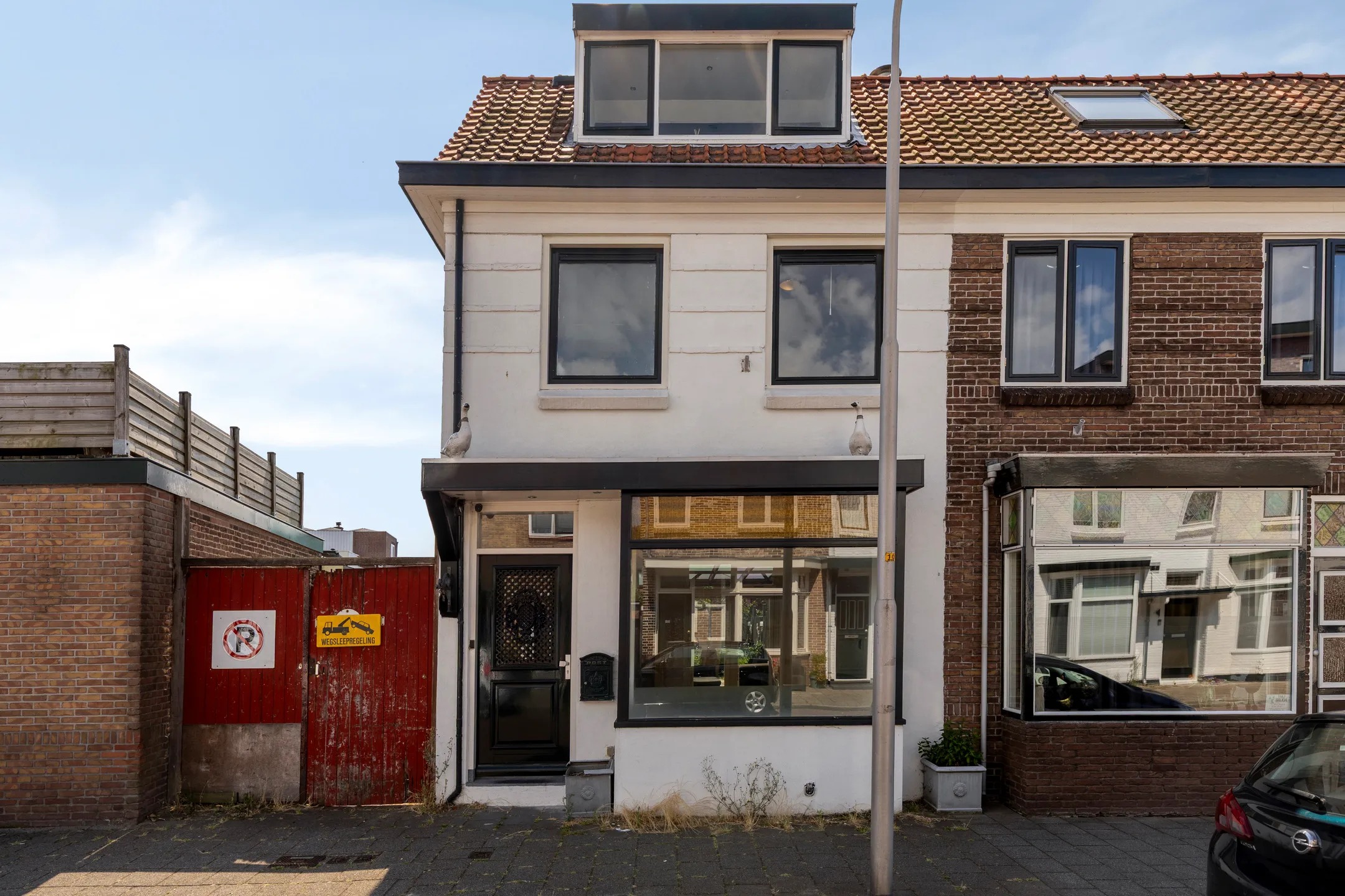 Hoekwoning De Ruyterstraat 75 in IJmuiden