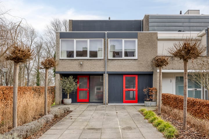 Halfvrijstaande woning (split-level woning) Ringoven 1 Roermond
