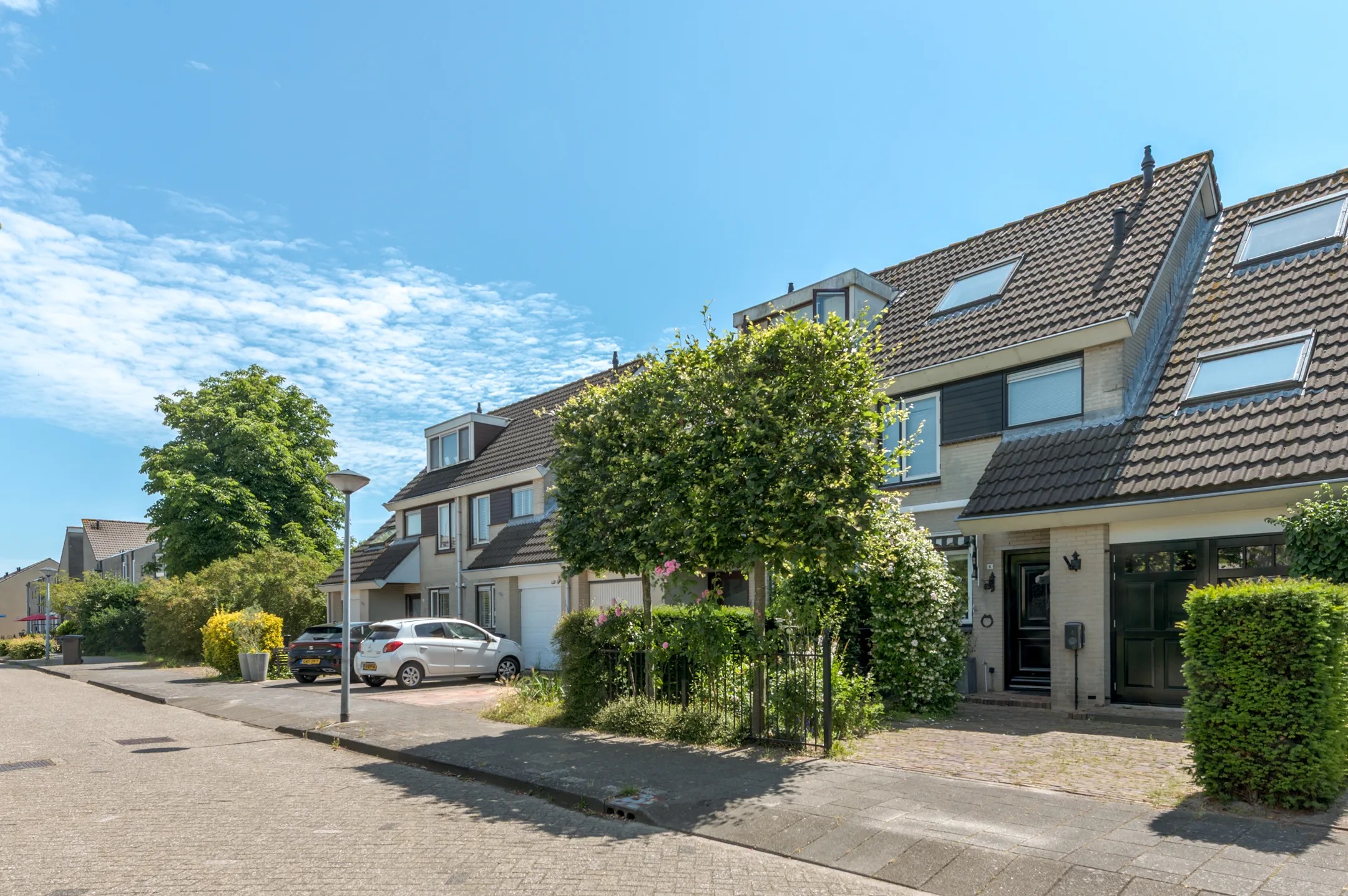 Tussenwoning Sneeuwklokjestraat 6 in Almere