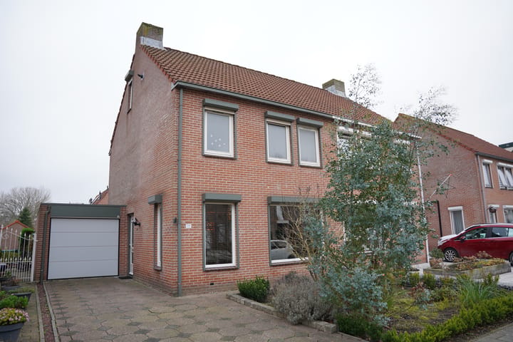 2-onder-1-kapwoning Poolster 119 in Oostburg