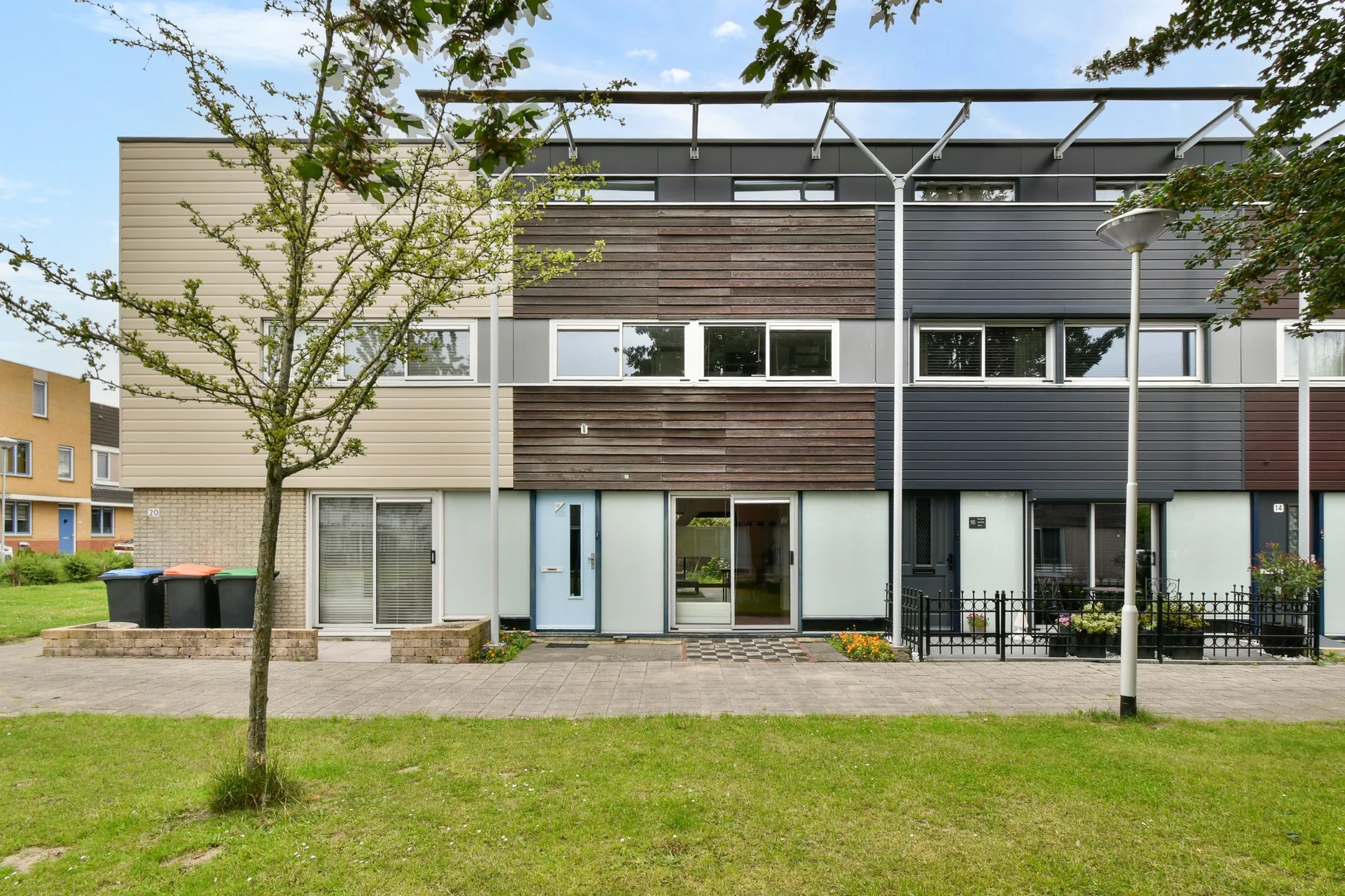 Tussenwoning Saffierhoven 18 in Rhoon