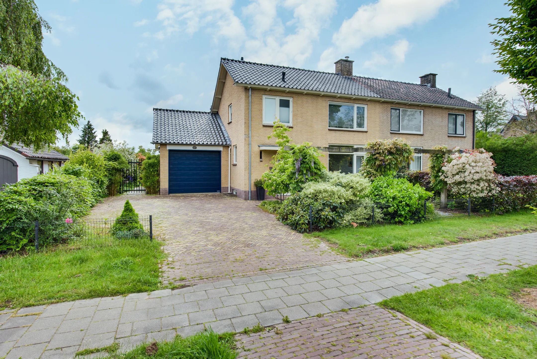 2-onder-1-kapwoning Koningin-Julianalaan 61 in Leersum