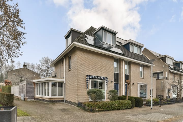 2-onder-1-kapwoning Ludenhorst 26 in Rotterdam
