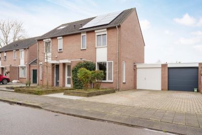Geschakelde 2-onder-1-kapwoning Stuksbeemden 37 in Horst