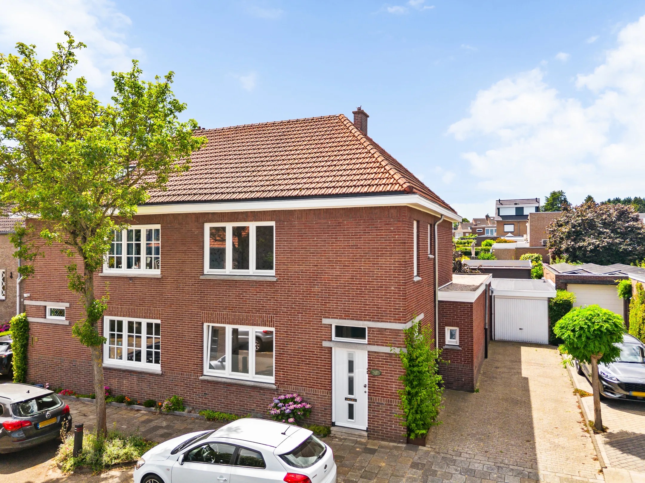 2-onder-1-kapwoning Burg. Cremersstraat 3 in Nuth