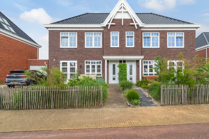 Herenhuis, 2-onder-1-kapwoning Tapijtschelp 28 Monster
