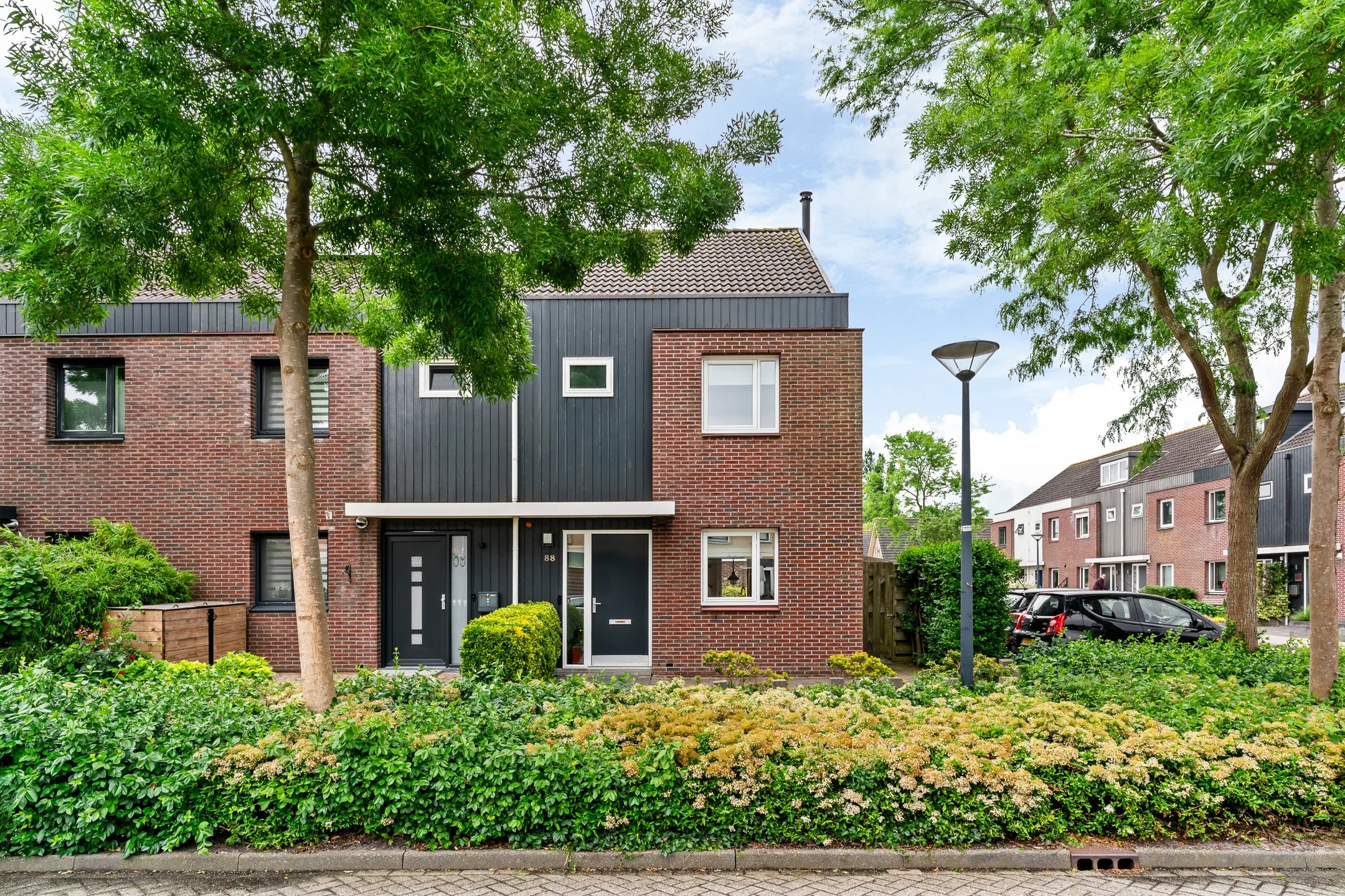 Hoekwoning Van Goghhof 88 in Hoorn