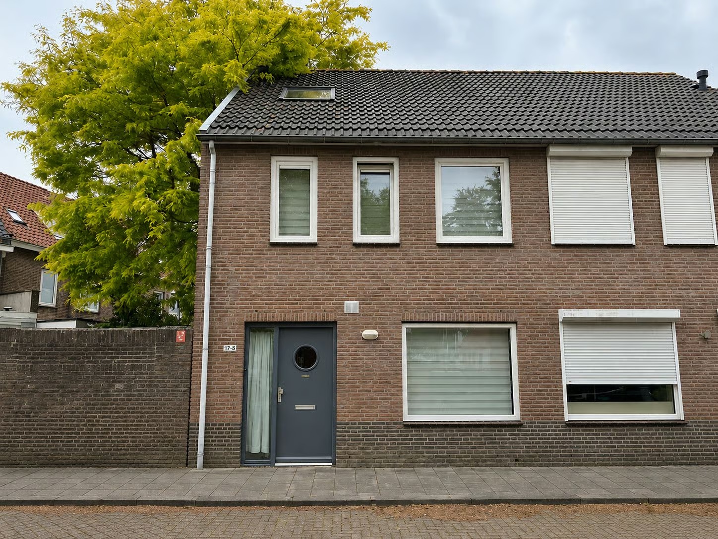 2-onder-1-kapwoning Robert Fruinstraat 23 02 in Tilburg