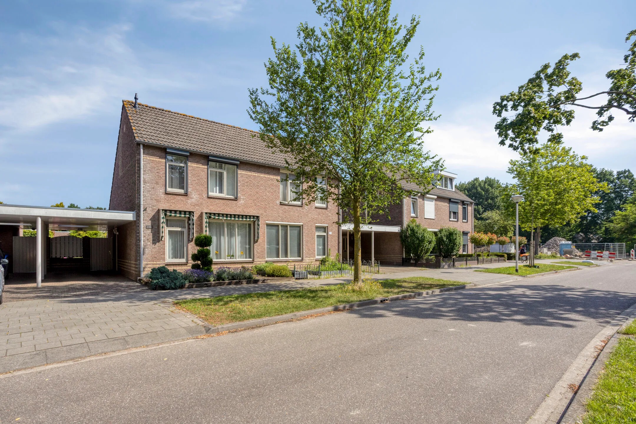 2-onder-1-kapwoning Ruusbroeclaan 125 in Helmond