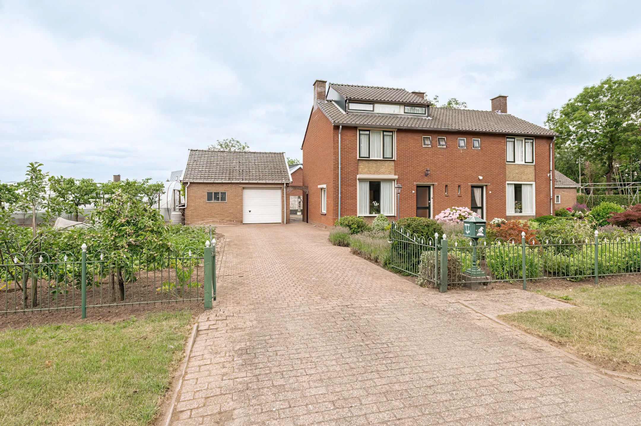 2-onder-1-kapwoning Oudenhof 22 in Geldermalsen