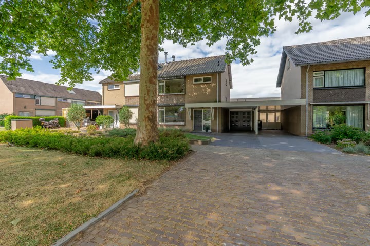 Geschakelde 2-onder-1-kapwoning Dijkstraat 31 in Bemmel