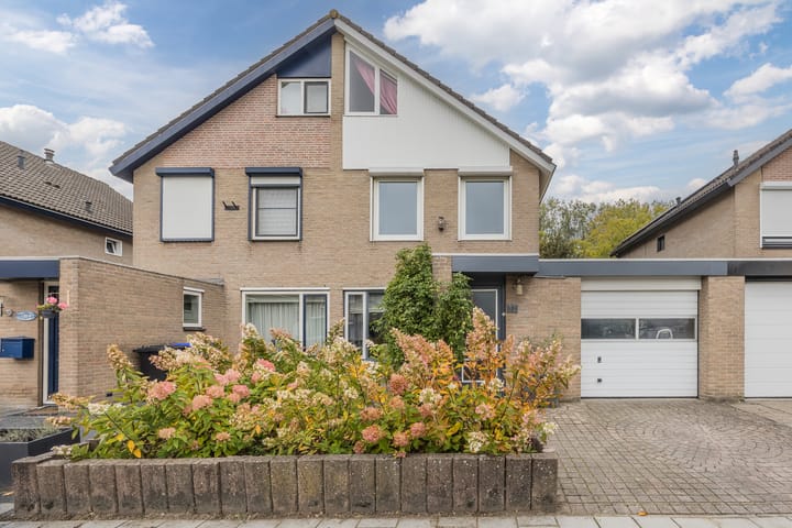 2-onder-1-kapwoning Oosterscheldestraat 12 in Terneuzen