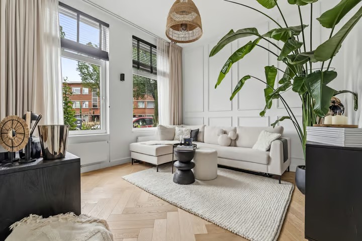 Benedenwoning Roerstraat 1 in Den Haag