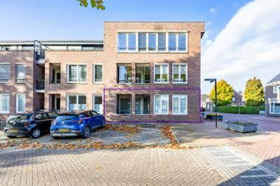 Portiekflat Mgr. Hanssenstraat 18 B in Oostrum
