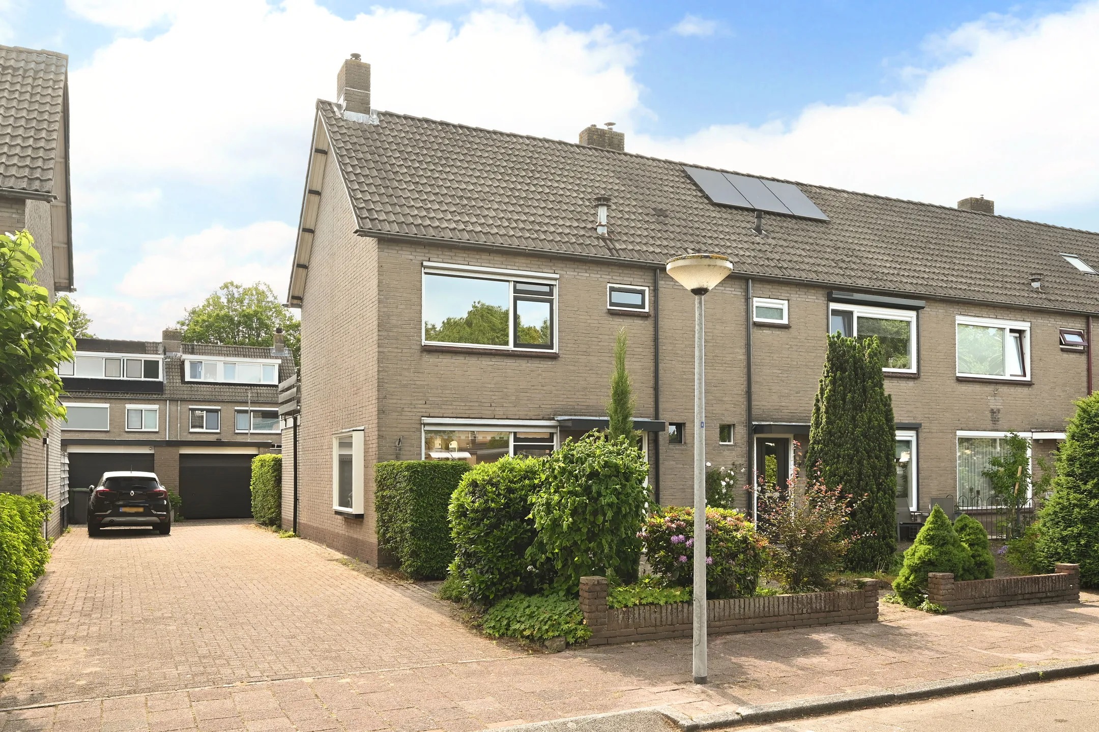 Hoekwoning Wagenweg 13 in Huizen