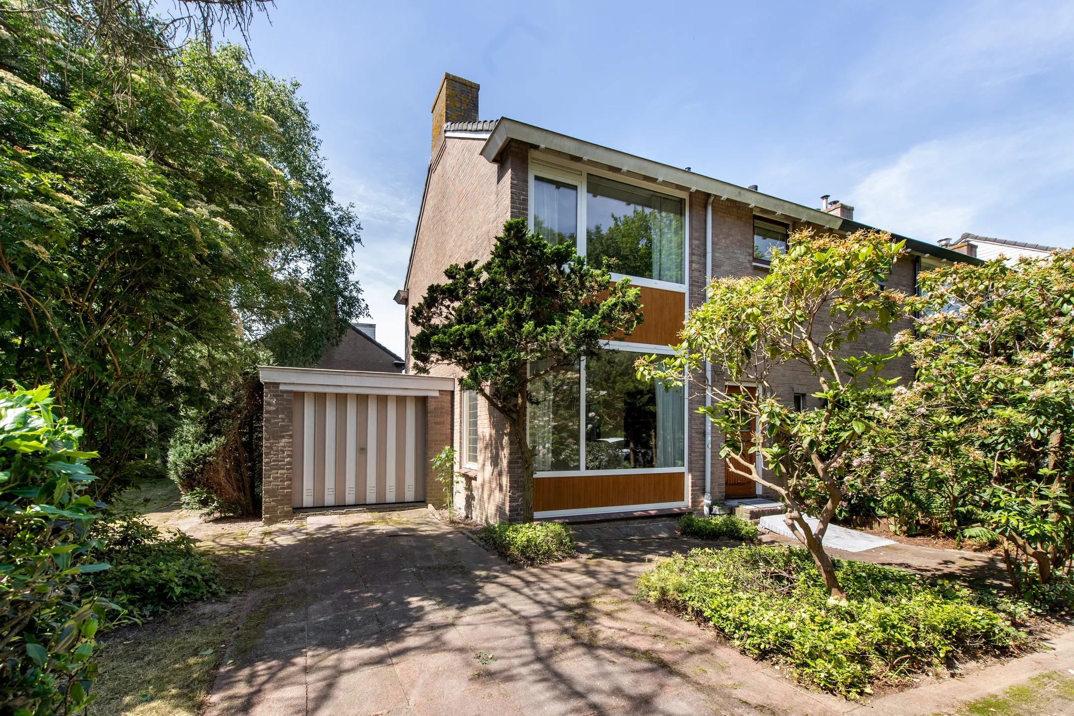 Hoekwoning Von Brucken Focklaan 37 in Heemstede