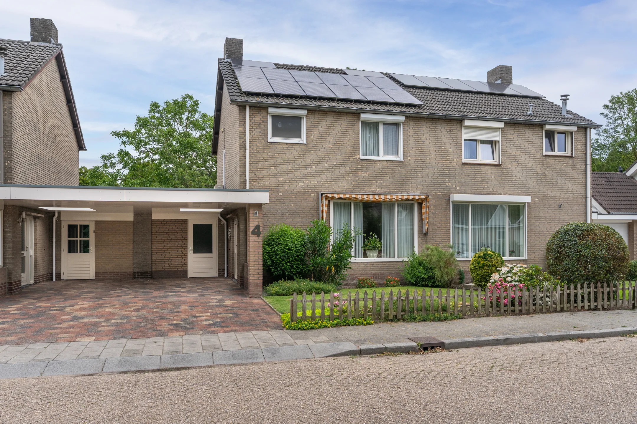 2-onder-1-kapwoning Burgemeester C. van de Werkenstraat 4 in Hedel